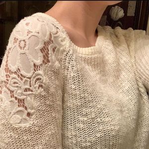 Hollister off-white sweater